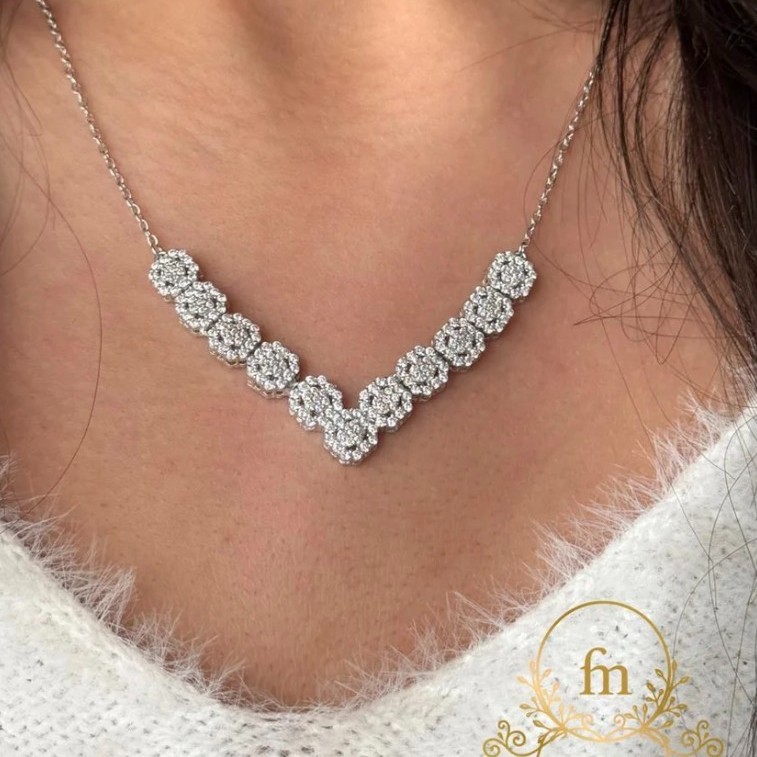Square zircon stones V shape silver necklace