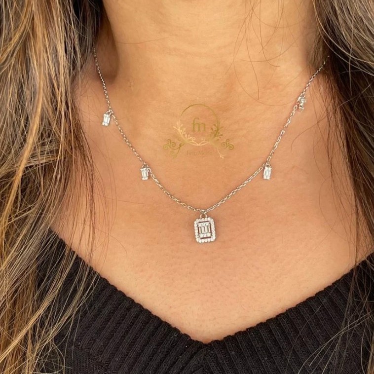 Square silver necklace with side stones