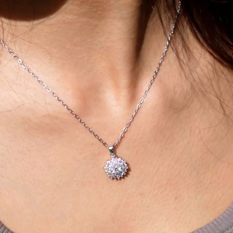 Shiny stones round pendant silver necklace