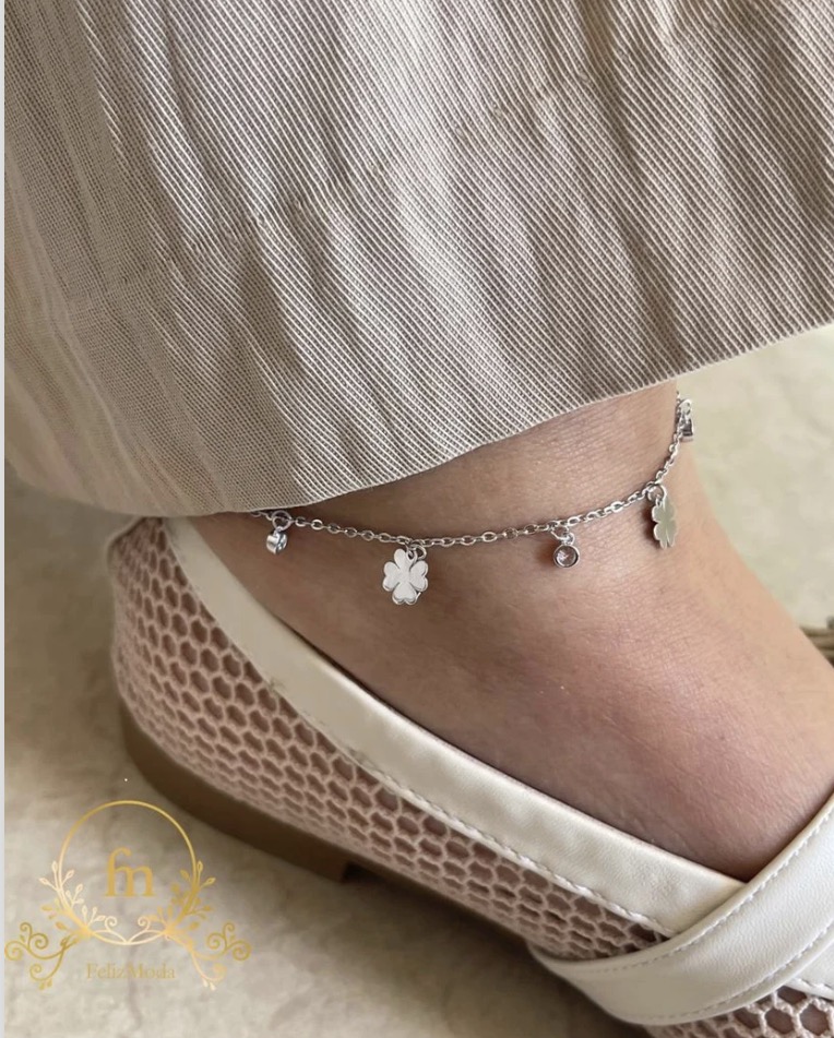 Multiple flowers and crystals silver anklet