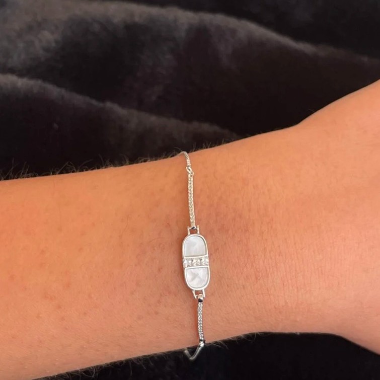 Long oval pearl silver bracelet