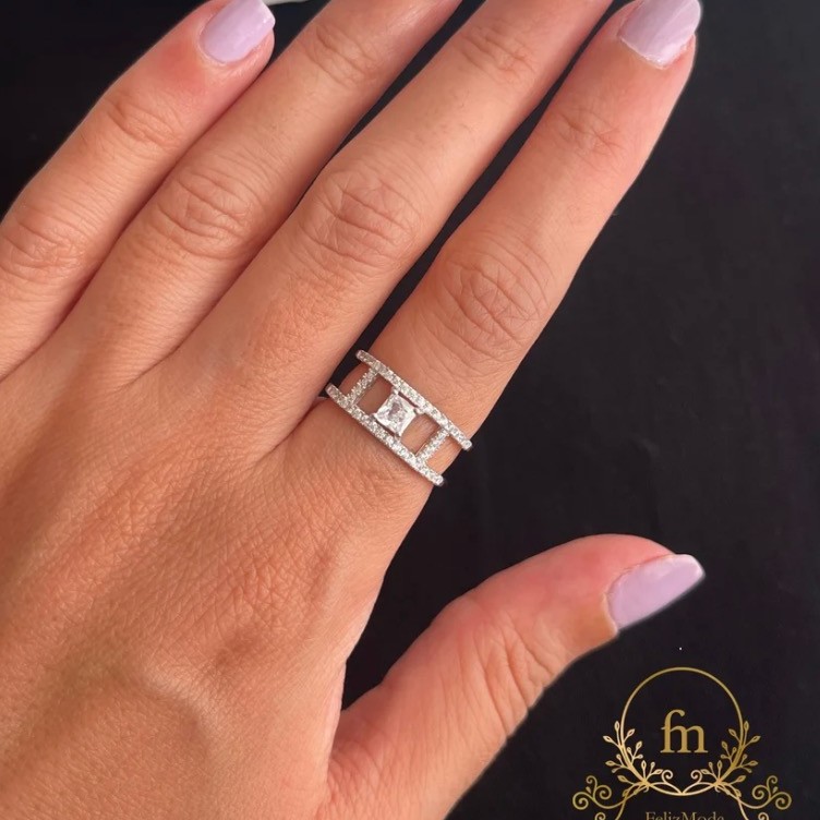 Two layered silver ring with square crystal